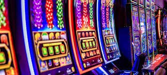 Casino-style slot machine reels spinning on 520jili Philippines platform